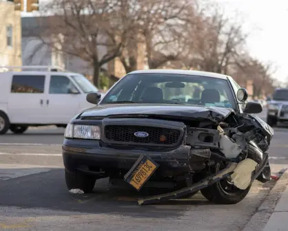 ¿A quién llamar si tuve un accidente vial en carretera?