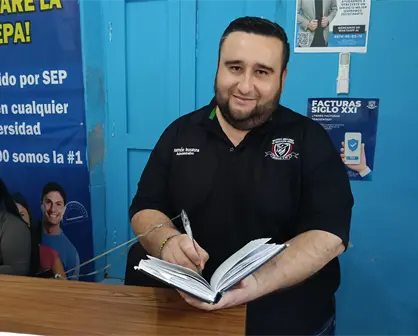 Ramón Inzunza tiene once años cambiando vidas desde la Prepa Abierta Siglo XXI en Navolato