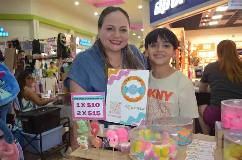 Patricia apoya con amor y entusiasmo a su hijo Nicolás, convencida de que creer en los sueños de los hijos es la mejor forma de ayudarlos a crecer y descubrir su propio camino. Foto: Juan Madrigal