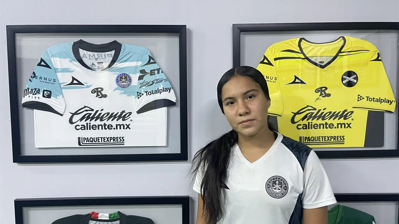 A sus 15 años Bathza barrón está cumpliendo su sueño en el futbol profesional con el Mazatlán FC