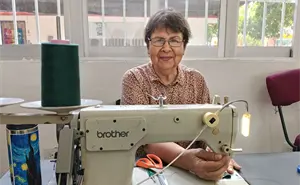 Lupita Buelna, de 69 años, halló en la costura y el bordado una forma de vivir con alegría en Culiacán